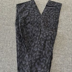 Lululemon extra high rised align leggings black leapord print- DISCONTINUED!